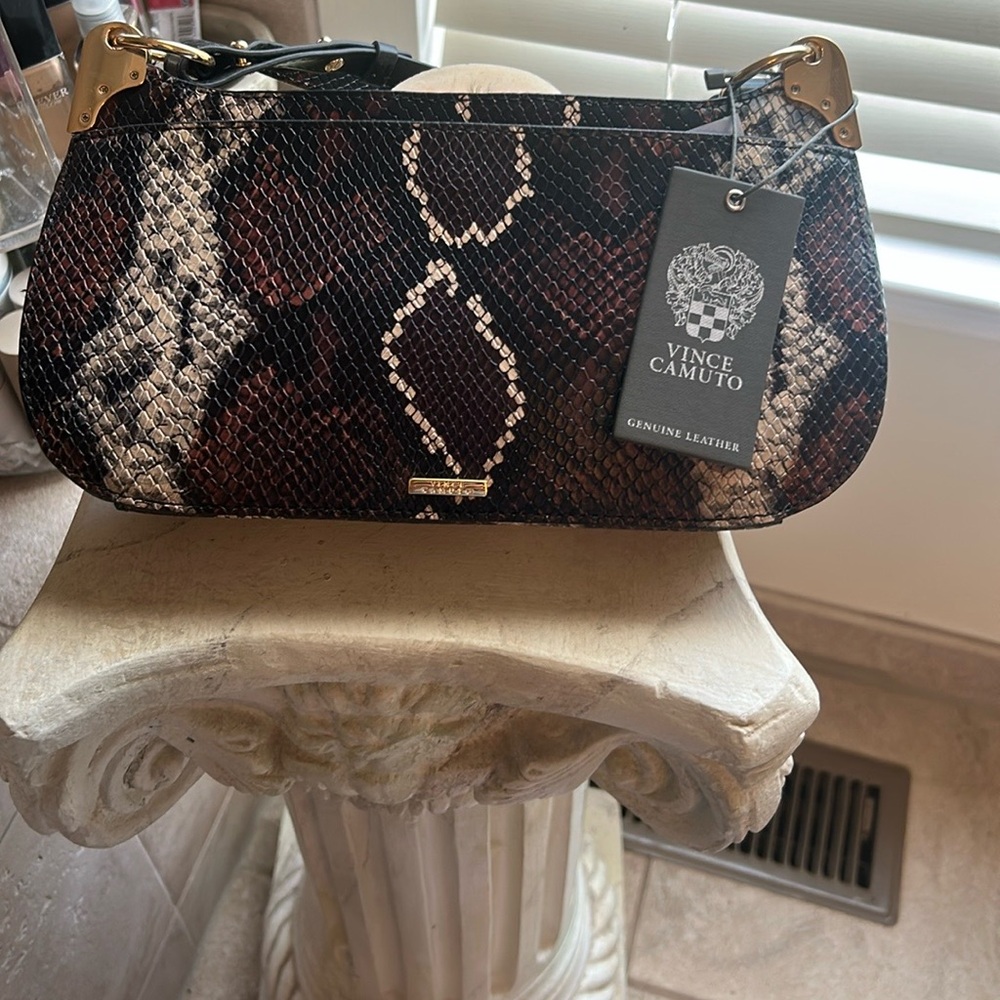Vince Camuto, stunning snakeskin leather print bag!